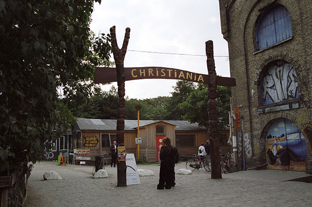 File:640px-Entrée de Christiania.jpg